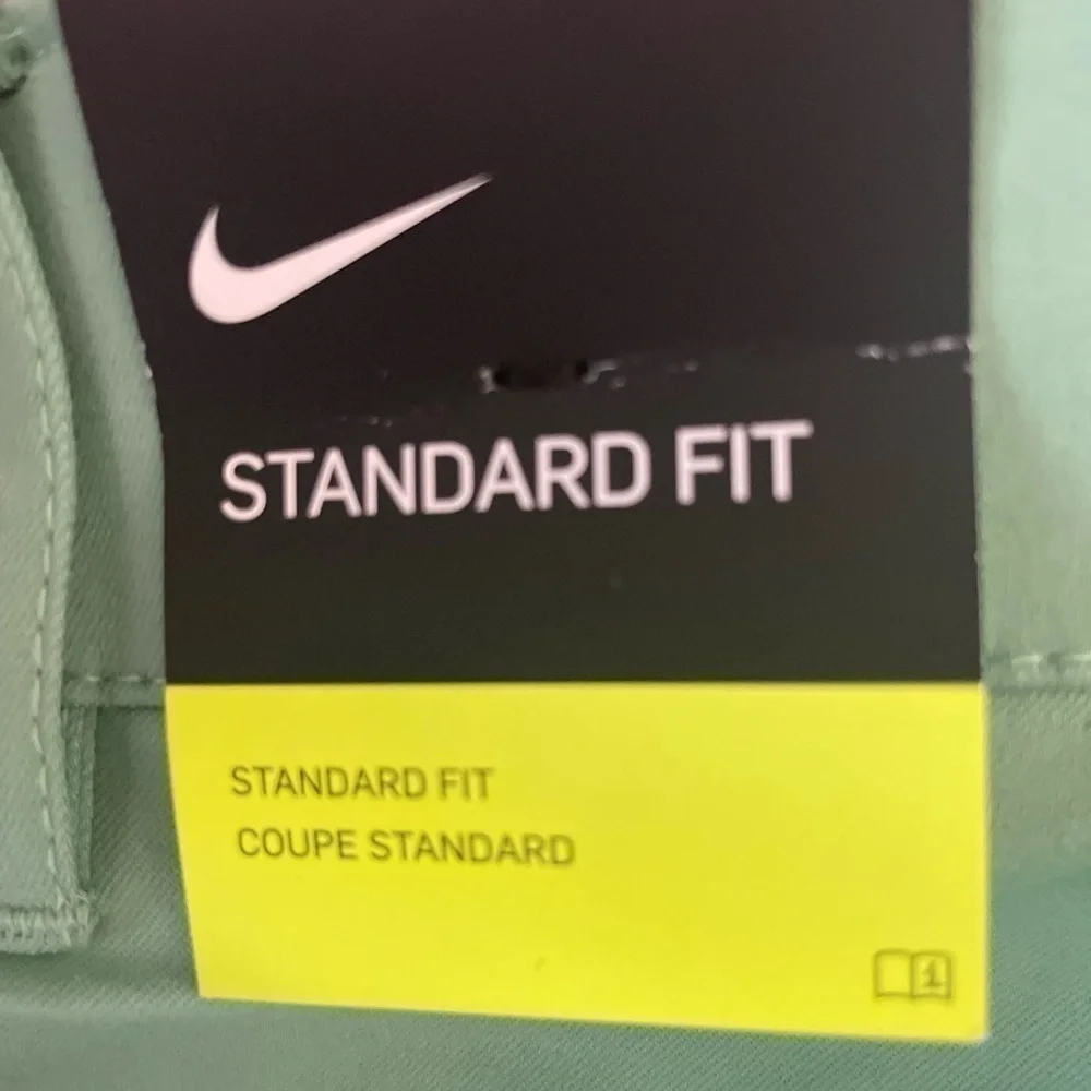Men's Nike DA4139-316 Golf Shorts, Size UPF 40+, Green, New with Tags